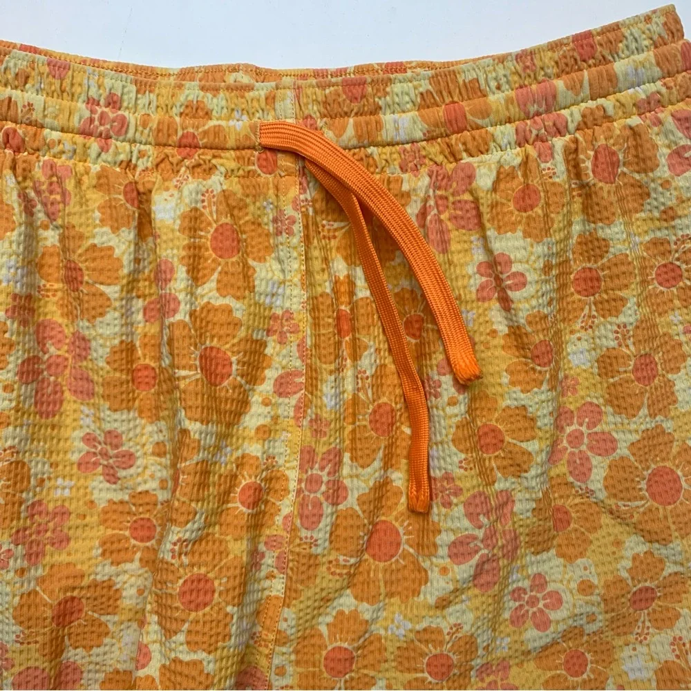 Blackbough size large swim shorts bathing suit retro floral Shorts